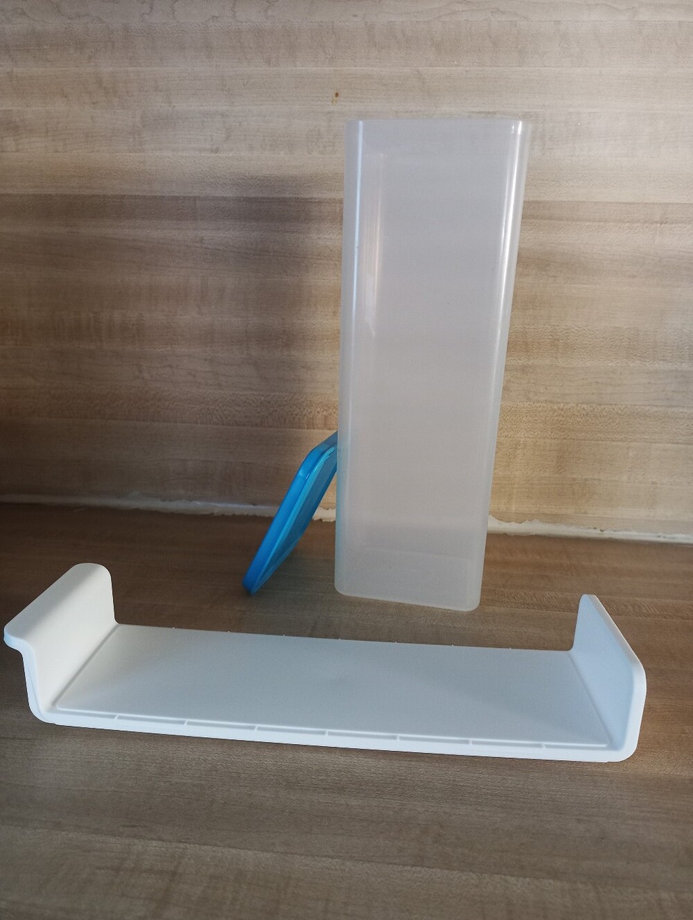 Like New Tupperware Container Set - Picture 3 of 4